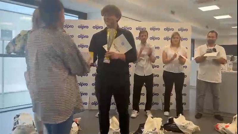 Andre Tomassi durante la premiazione