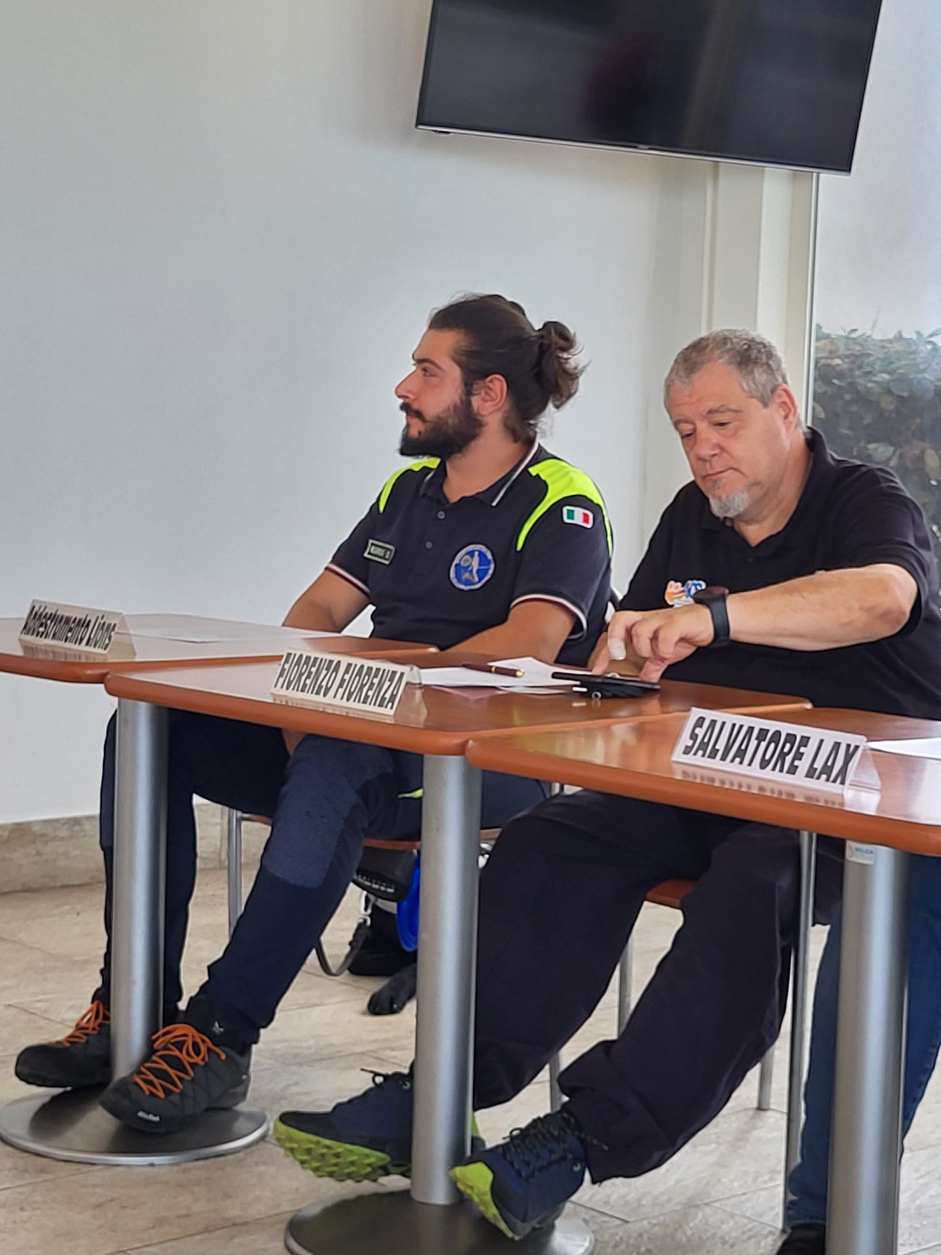 l'addestratore di Tea, il cane donato a Jacopo.