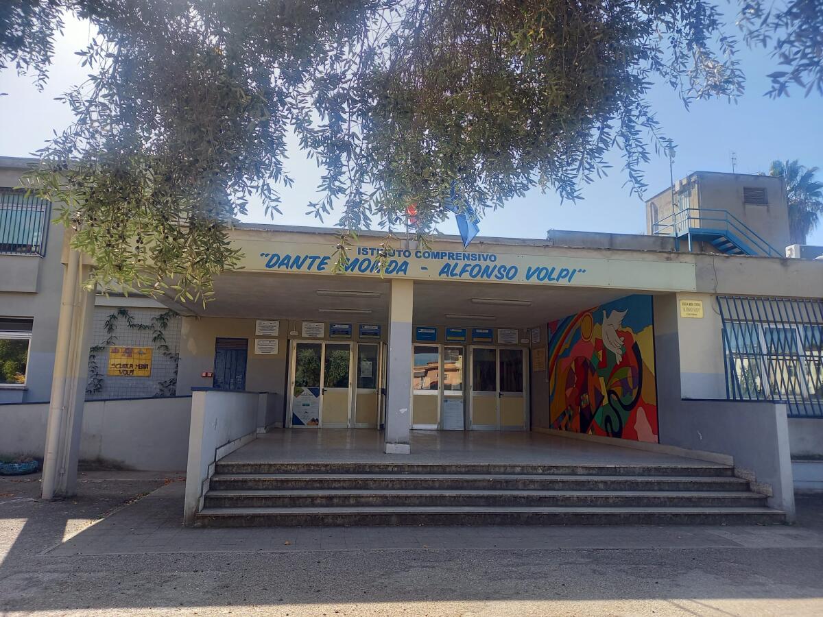 Cisterna, la scuola Monda-Volpi dedica l'inizio del nuovo anno a Don Milani - 