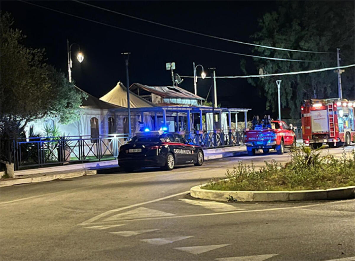 Chiosco bar in fiamme a Santi Cosma e Damiano: cause in corso di accertamento. - 