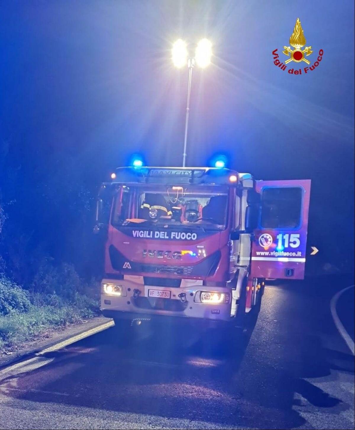 Aprilia - Incendio danneggia il  rimorchio di un camion, indagano i carabinieri - 