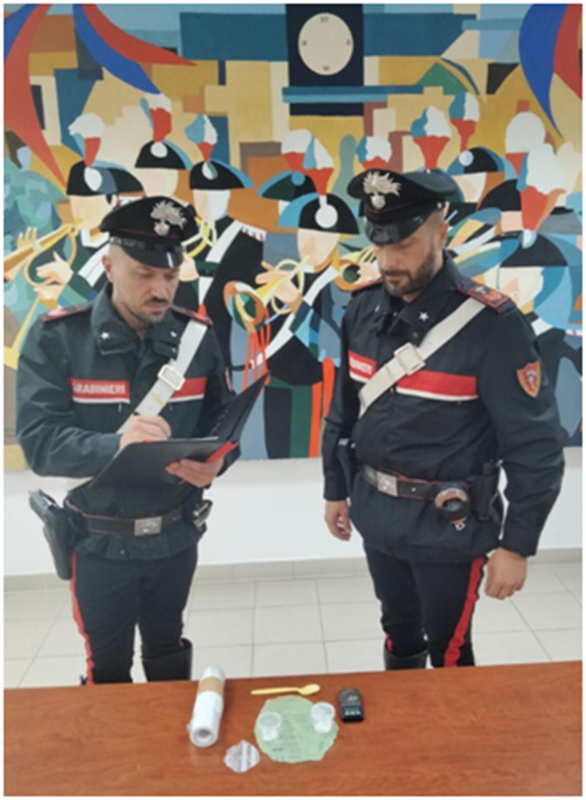 Nascondeva in casa cocaina e crack, 22enne di Aprilia denunciata - 