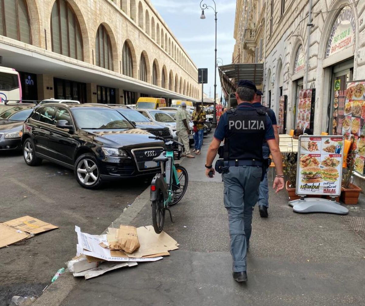 Operazione straordinaria di controllo per la sicurezza pubblica alla stazione Termini - 