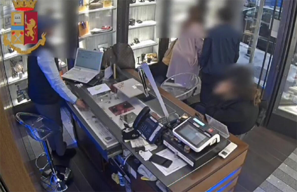 La loro base operativa era ad Albano, ma mettevano a segno colpi in gioiellerie di tutta Italia. Due “distinti” sudamericani in manette. - 