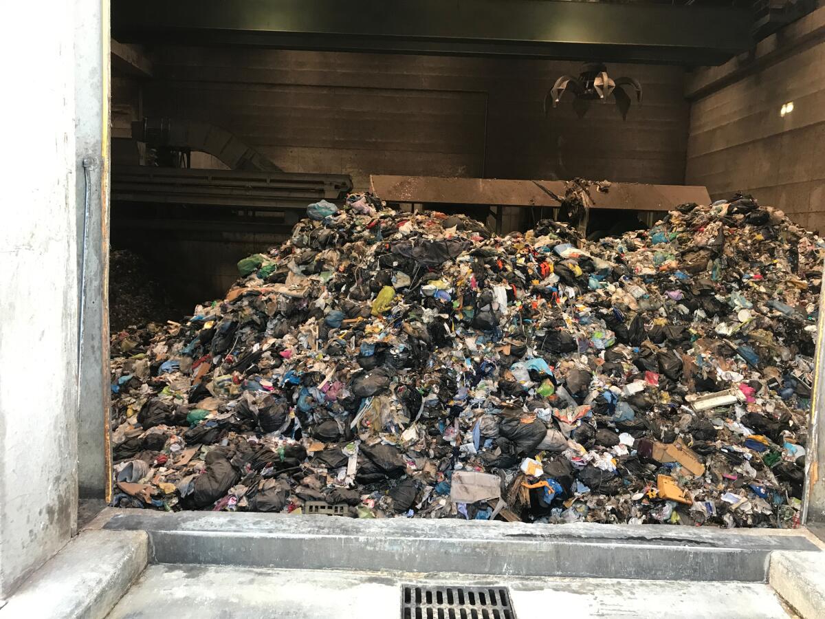 Rifiuti - Progetto di via Valcamonica, Aprilia Civica interroga sindaco e assessore: "Silenzio preoccupante su questa vicenda" - 