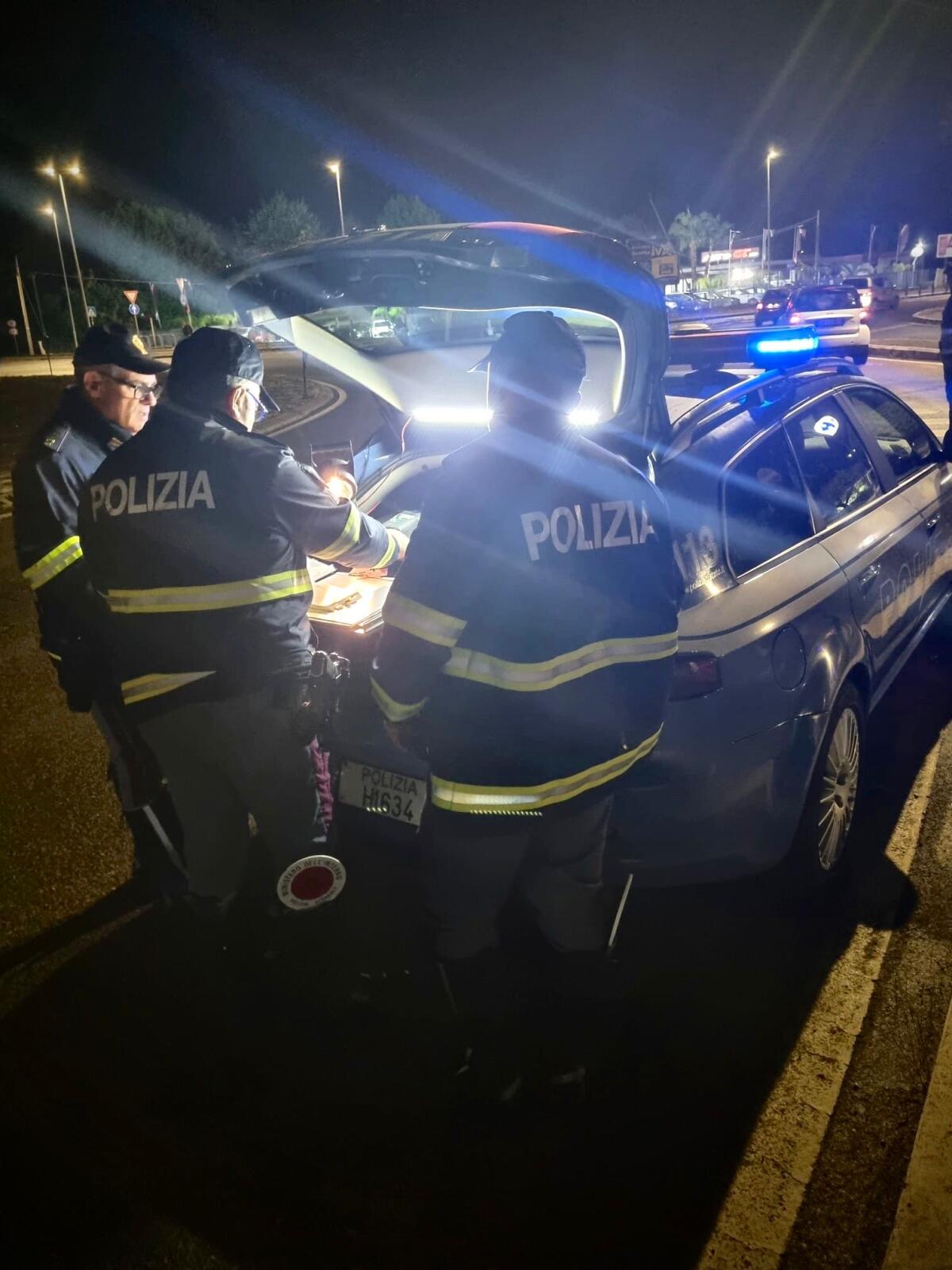 Strade sicure, controlli della polizia a Latina: sei patenti ritirate per abuso di alcool - 