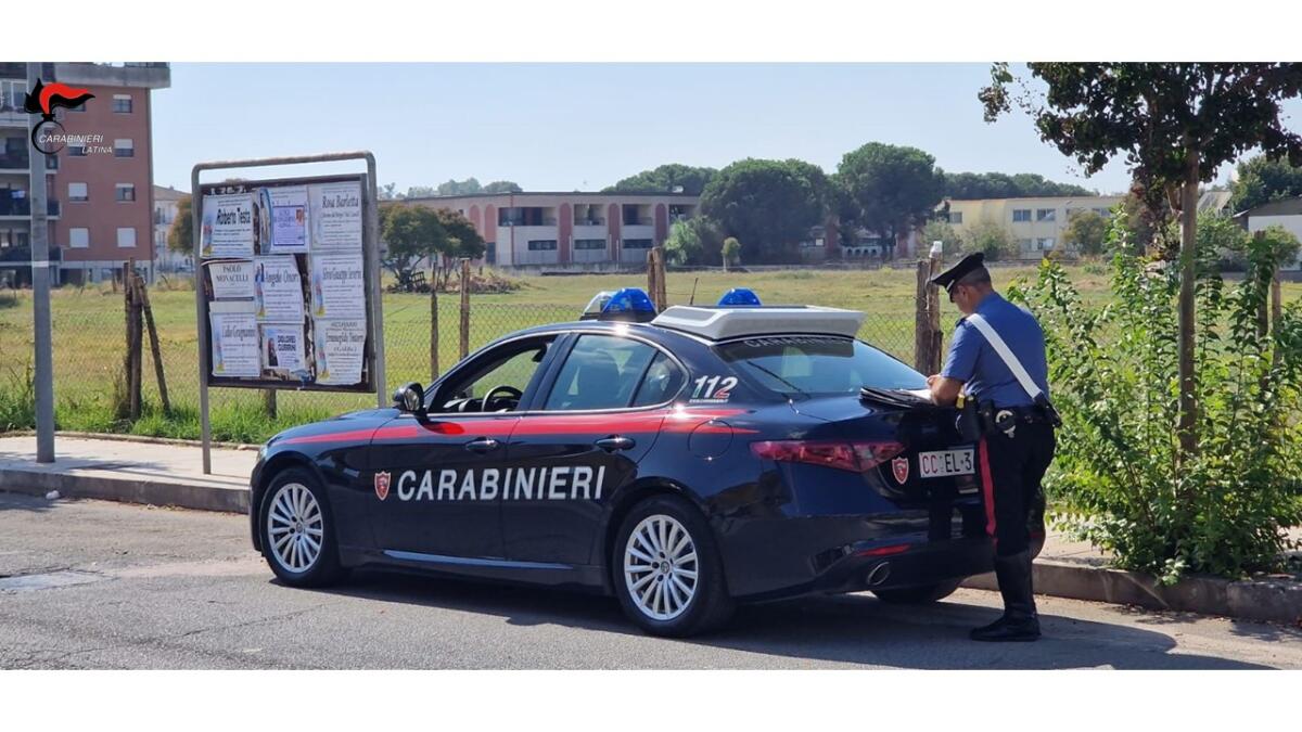 LATINA - Lo ferma con la scusa di una sigaretta, poi gli rapina l’auto e fugge via.  33enne sottoposto a fermo dai Carabinieri. - 
