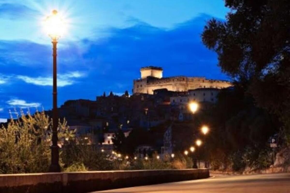 Questa sera “Fantasmi, misteri e paure nel borgo di Sermoneta”. Visita guidata a partire dalle 21.00. - 