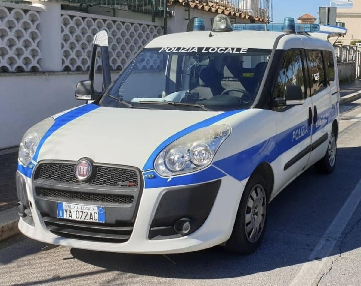 150 veicoli intestati e ricercati per la rapina degli abbracci, arrestati a Cisterna - 