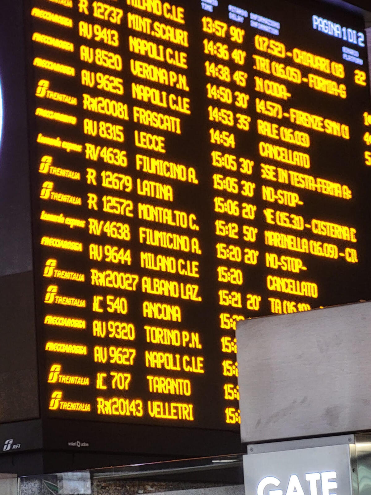 Ritardi e treni cancellati, lo sciopero blocca tutti alla Stazione Termini - 