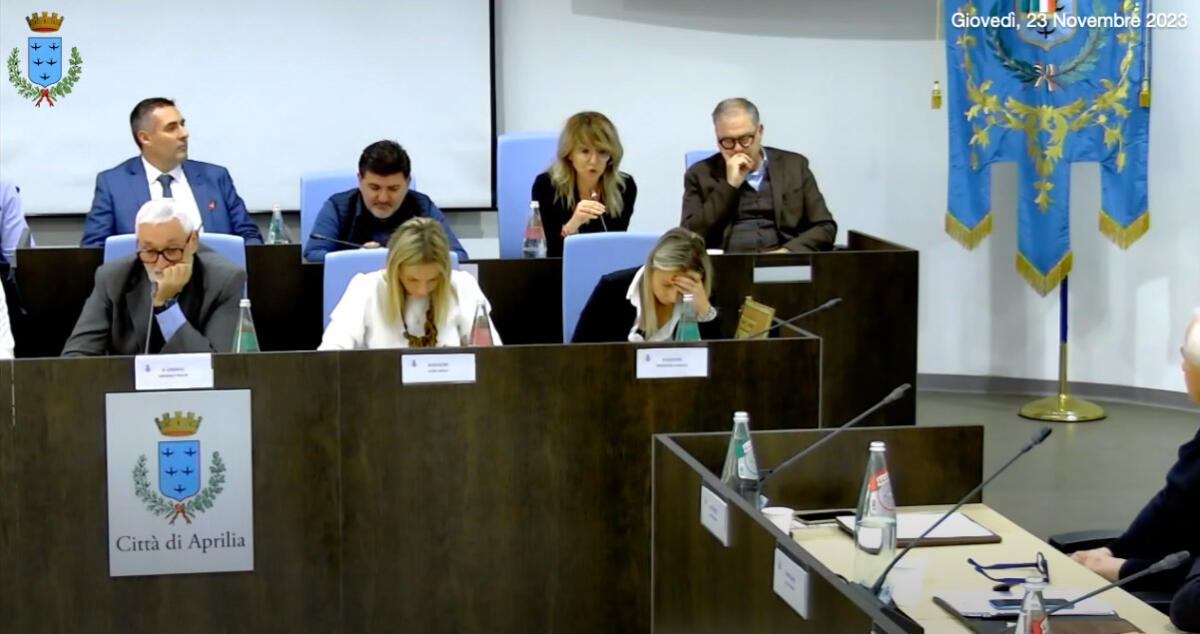 La discarica divide la politica locale, Aprilia Civica: "Strani silenzi del sindaco", Un'Altra Aprilia: "Solo propaganda" - 