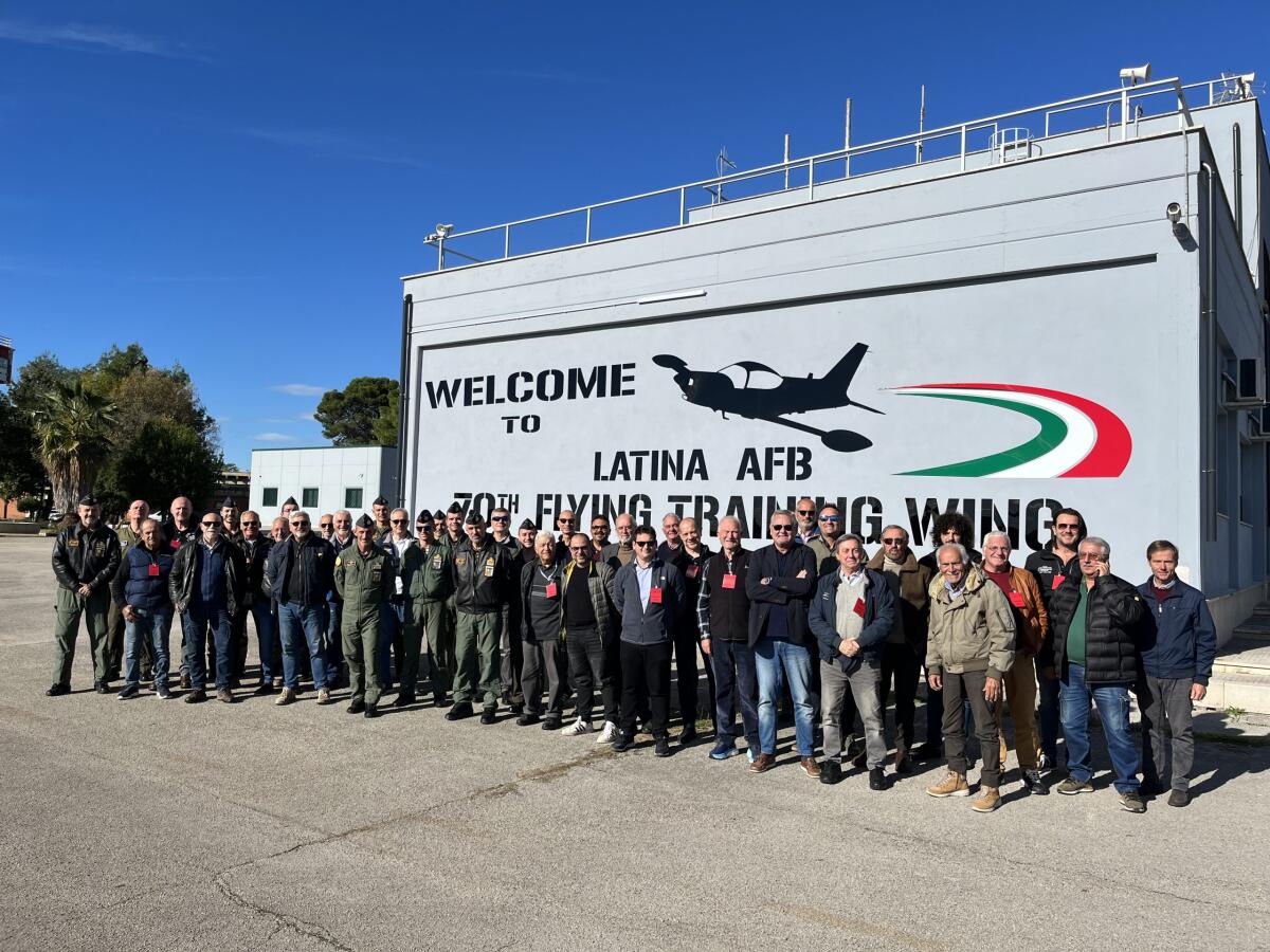Cielo sicuro: l'incontro all'aeroporto Comani con gli aviatori pontini - 