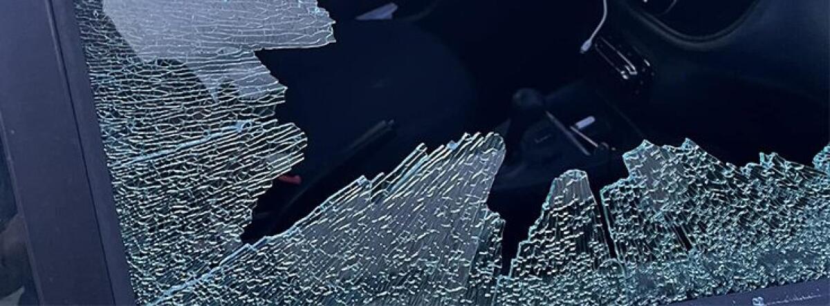 Latina - Furto notturno nel magazzino del corriere Bartolini - 