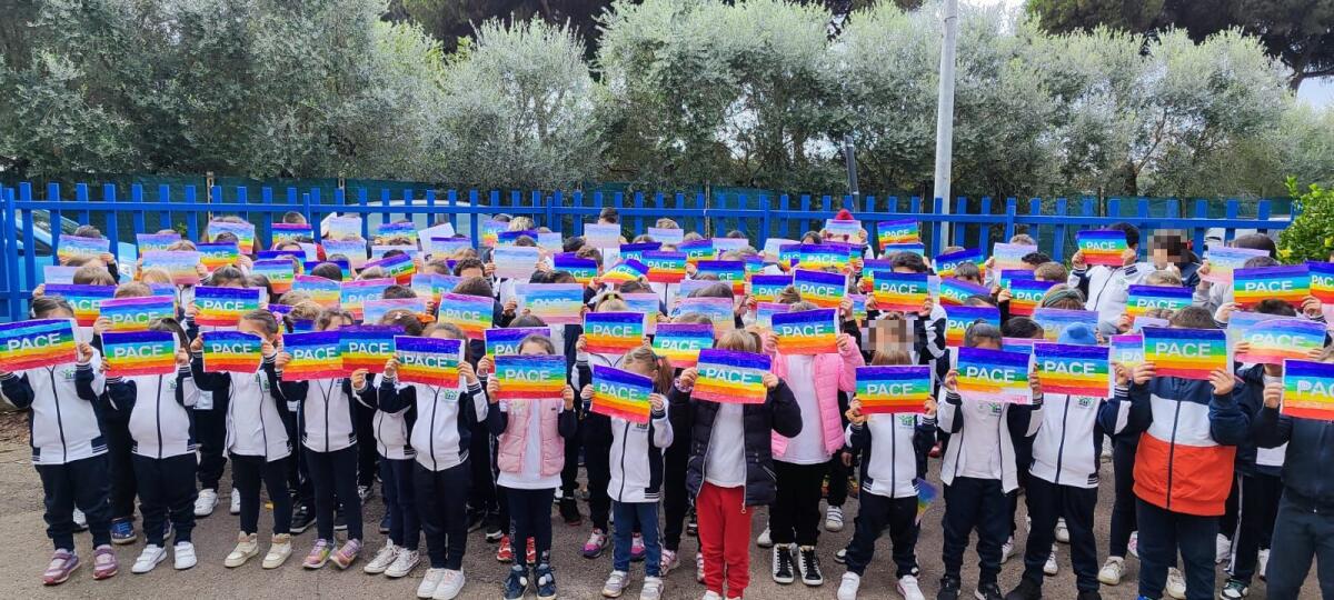 Pace nel Mondo, ad Aprilia un flash-mob con oltre 600 alunni - 