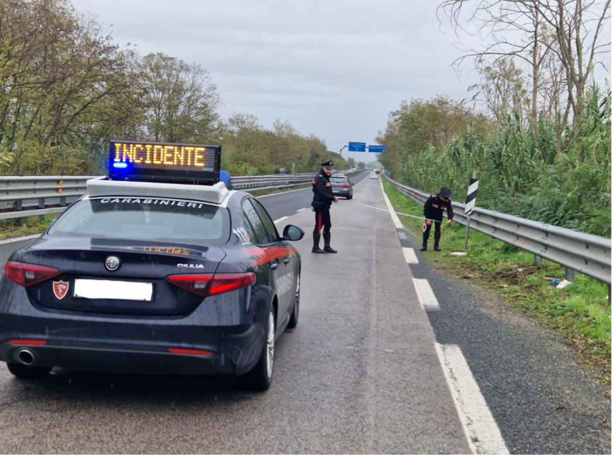 Tragedia sull’Appia nel sud pontino: ciclista travolto da un camion e ucciso - 