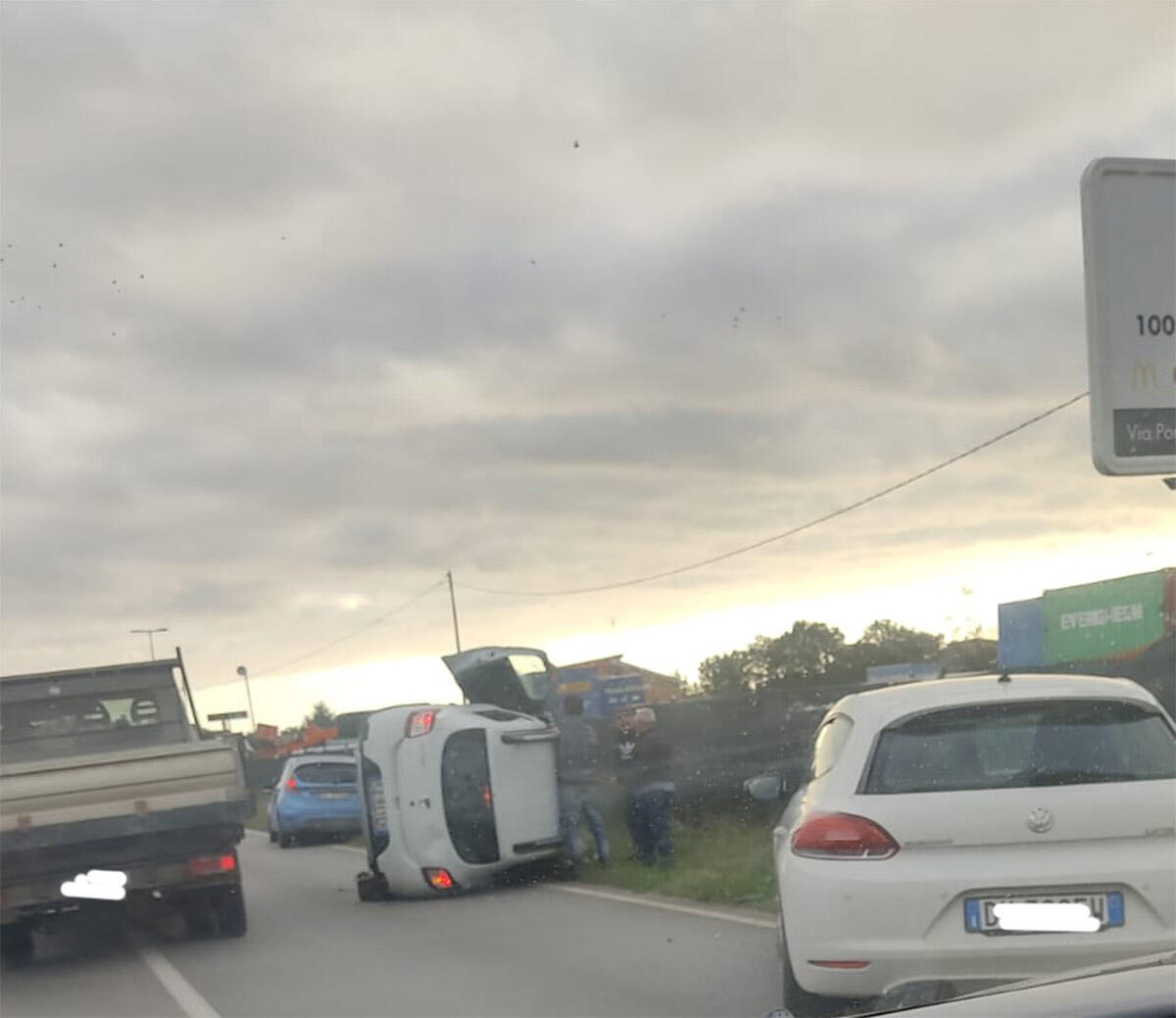 Incidente sulla via Nettunense all'altezza dell'autovelox - 