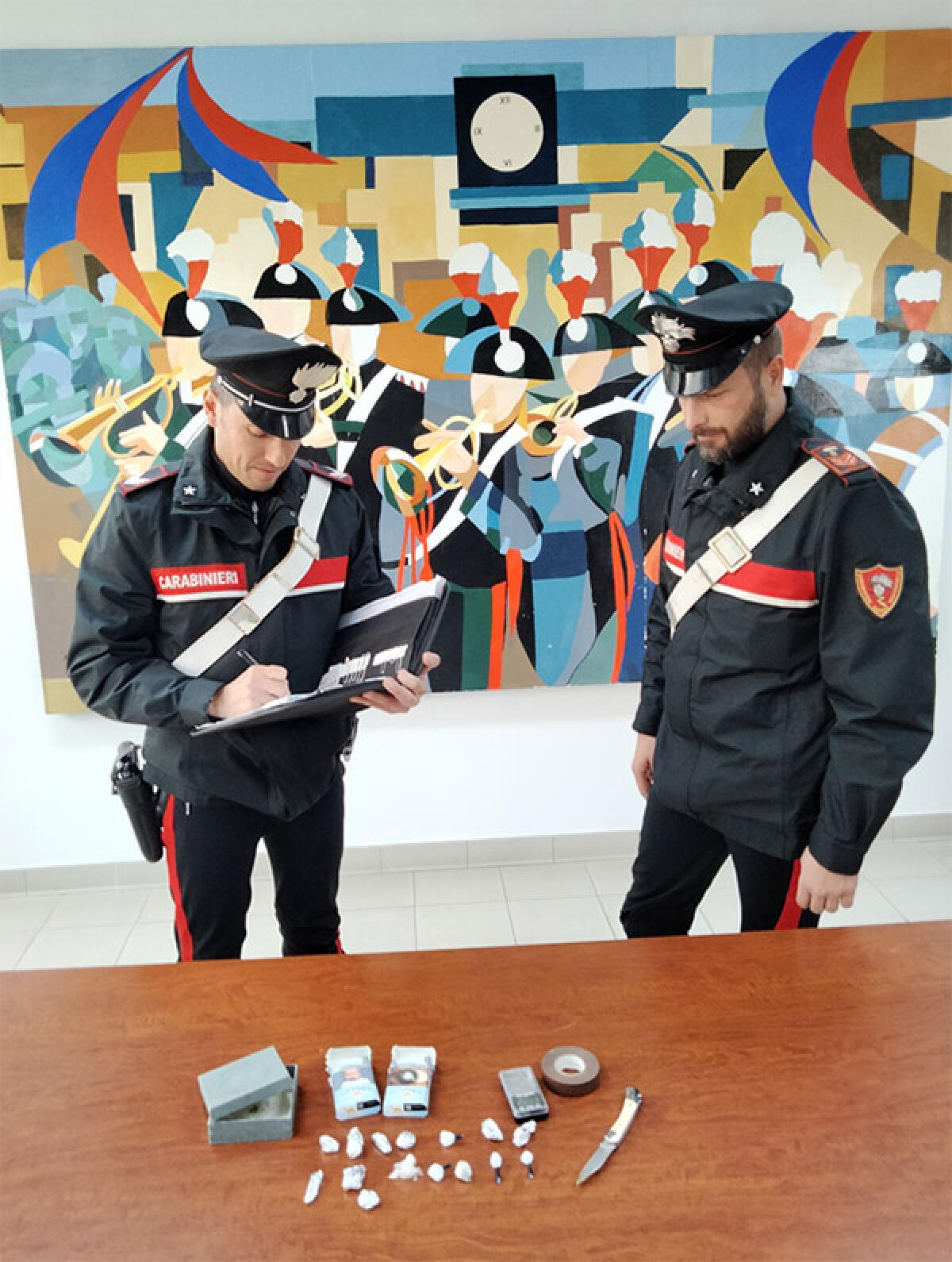 82enne di Aprilia sorpreso all’interno di un parco cittadino in possesso di droga. - 