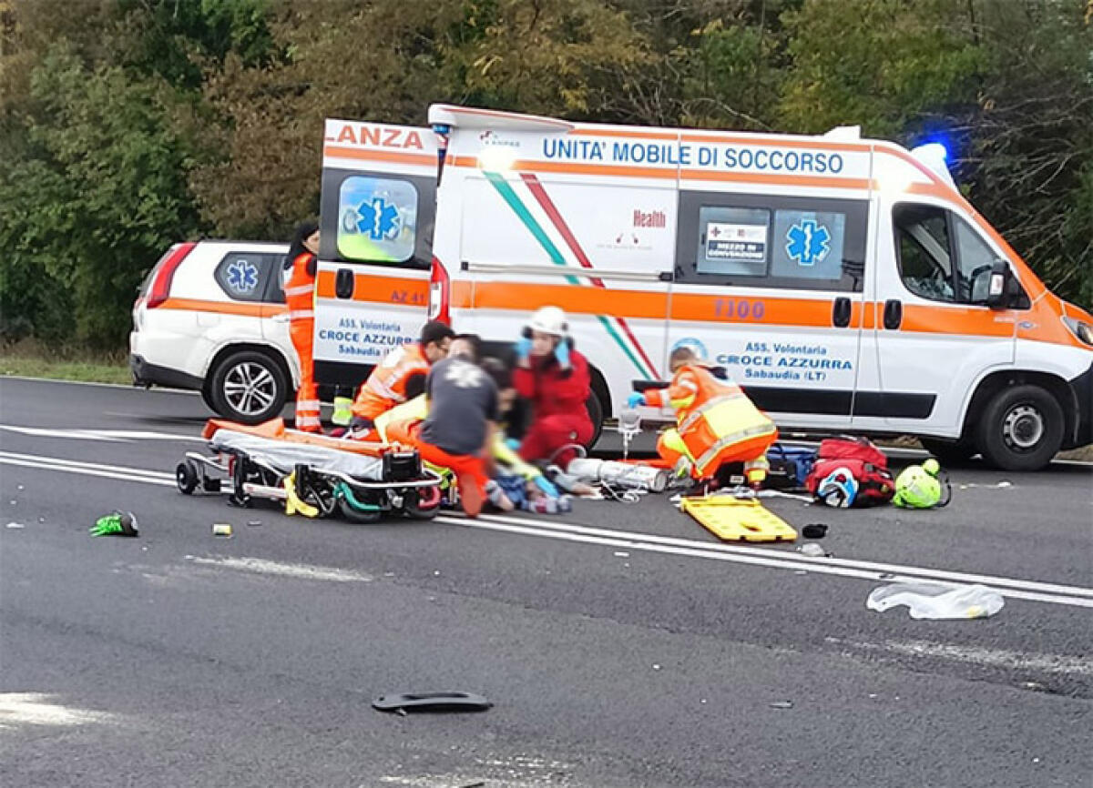 Investito da un'auto sulla Pontina: morto il ciclista di 38 anni - 