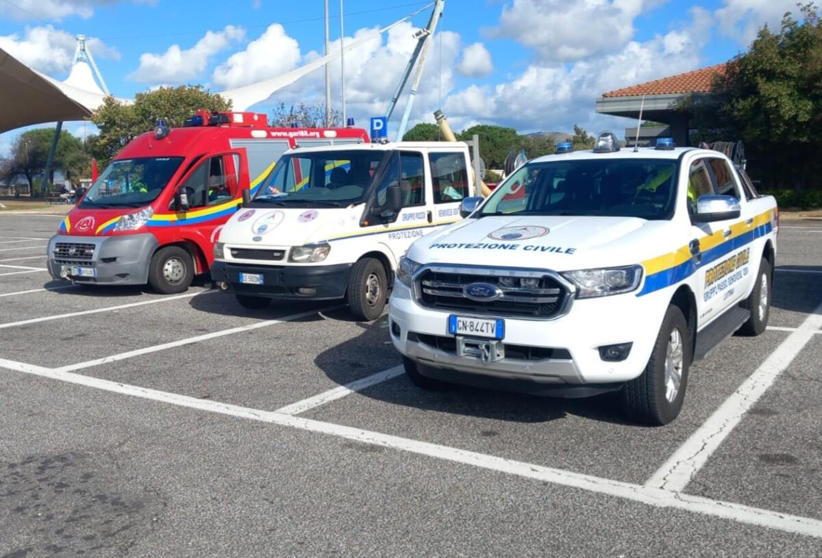 Partita la colonna mobile di volontari della Protezione Civile del Lazio per l’emergenza in Toscana. - 