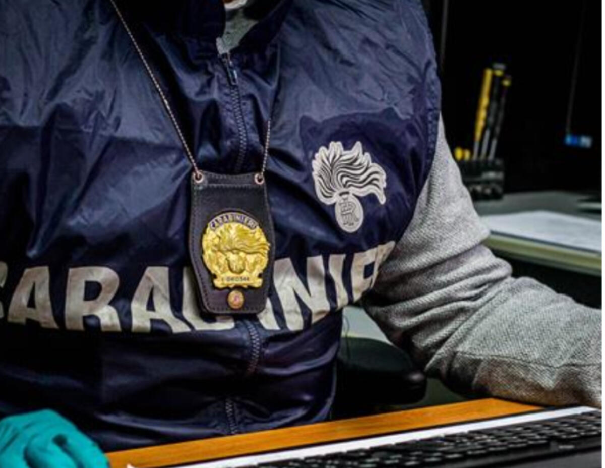 Aprilia - In giro con la moto senza assicurazione e targa falsa, denunciato - 