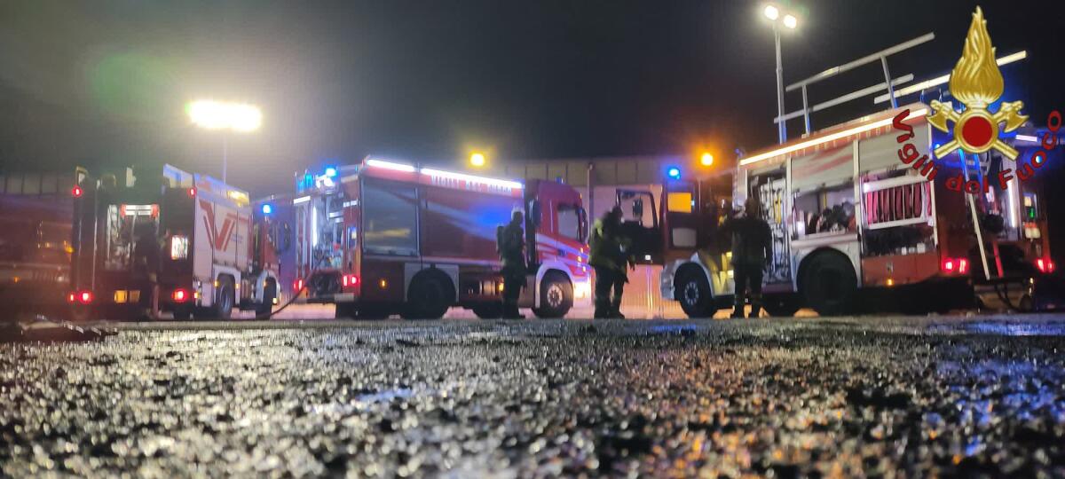 Appartamento in fiamme nella notte a Nettuno: una 60enne soccorsa e affidata alle cure del 118. - 
