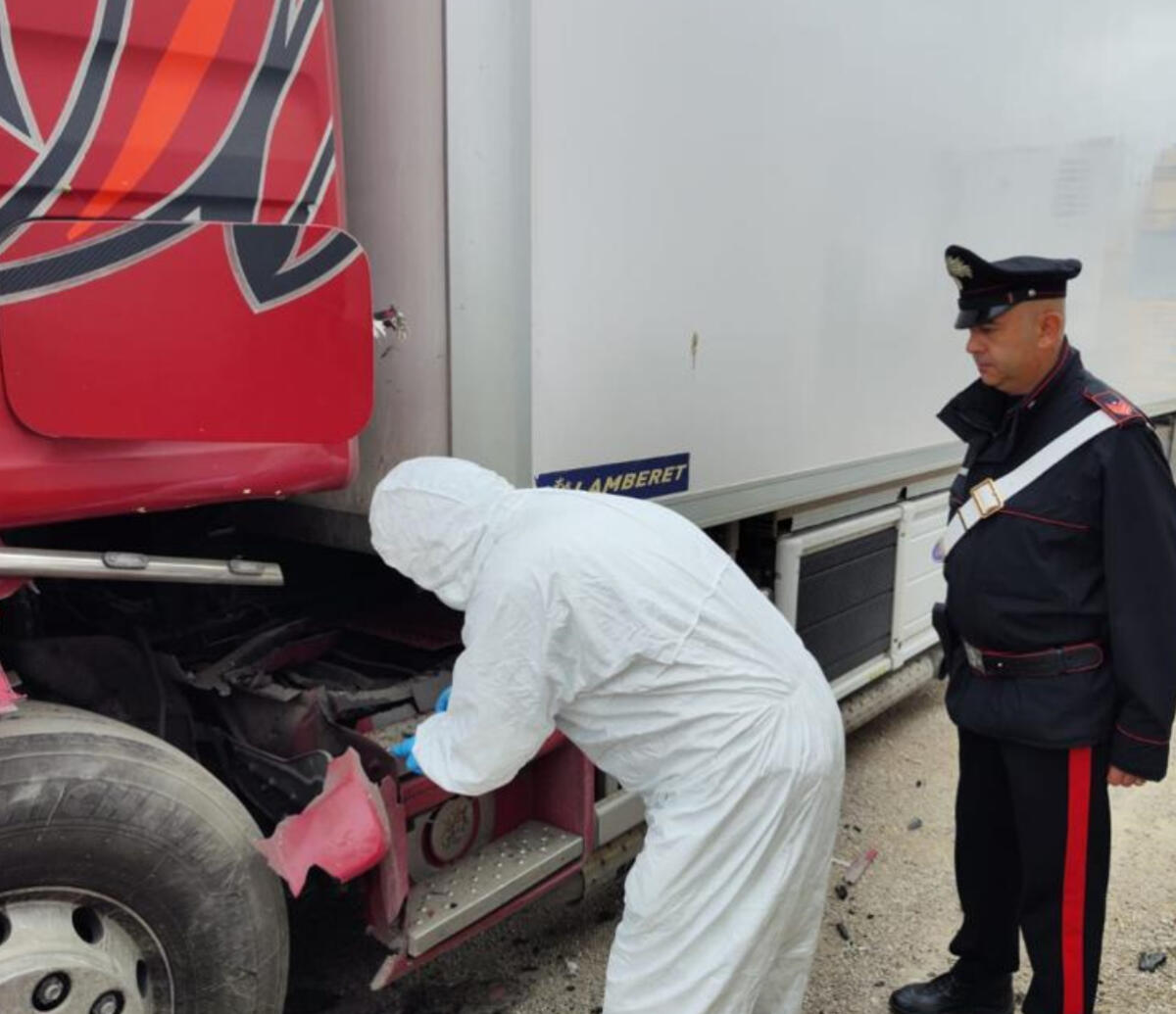 Bomba piazzata sul mezzo di una ditta di trasporti, indagini nel sud pontino - 