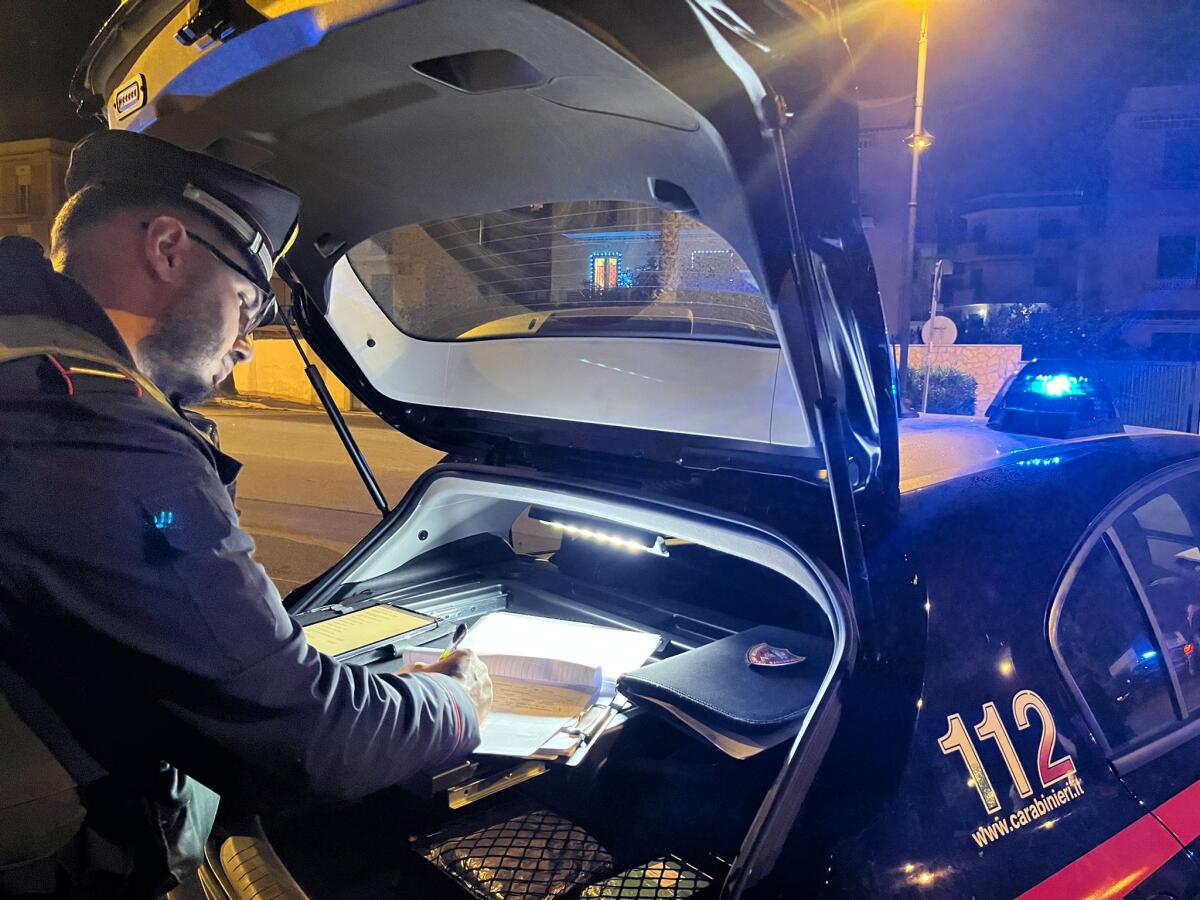 Sequestrata dall'ex compagno, si libera e chiede aiuto: 46enne in arresto ad Ardea - 