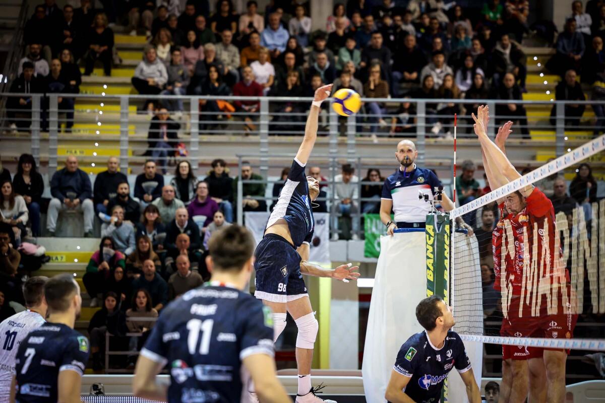 Pallavolo di Superlega: la Cisterna Volley perde 1-3 contro la Lube Civitanova. - 