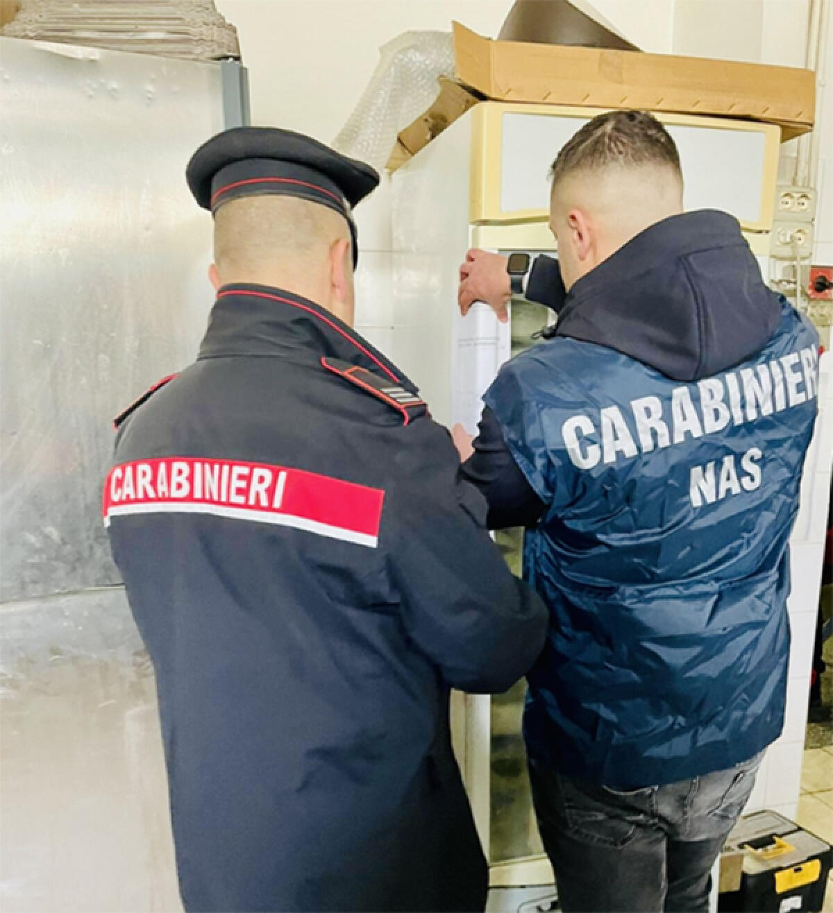 Controlli dei Carabinieri del Nas in alcuni ristoranti di Latina, Terracina e Pontinia. Sequestrati 160 chili di alimenti. - 