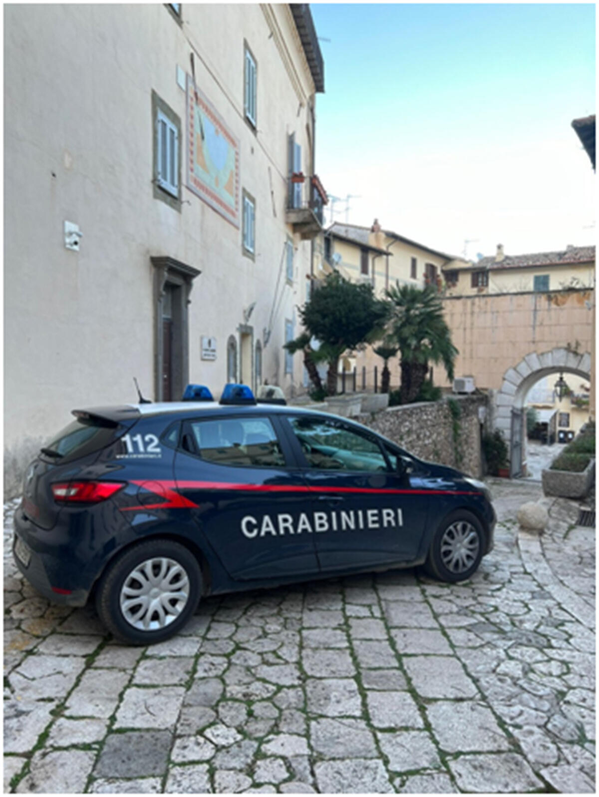 Minacce di morte e botte a madre e sorella: 35enne allontanato - 