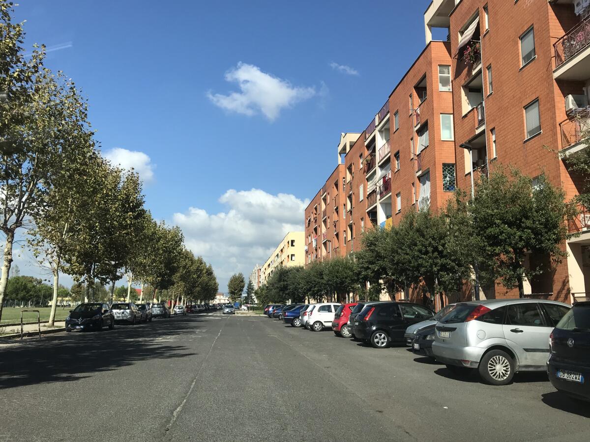 Ladri d'appartamento in azione in pieno giorno nella zona di via Francia, ad Aprilia: rubano oro e contanti. - 