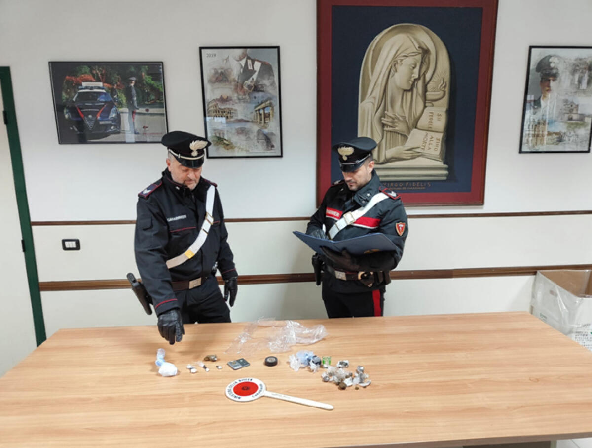 Fermato in auto sulla statale dell’Abbazia di Fossanova e sorpreso con oltre 60 grammi di cocaina. Arrestato un 36enne. - 