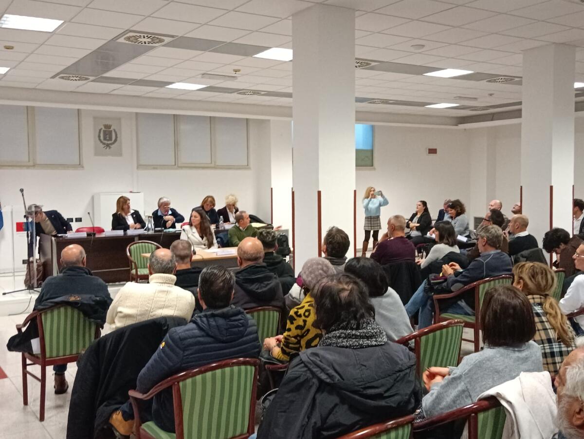 “Stop ai 200 licenziamenti alla Fiorucci di Pomezia”: votata all'unanimità una mozione in Consiglio Comunale. - 