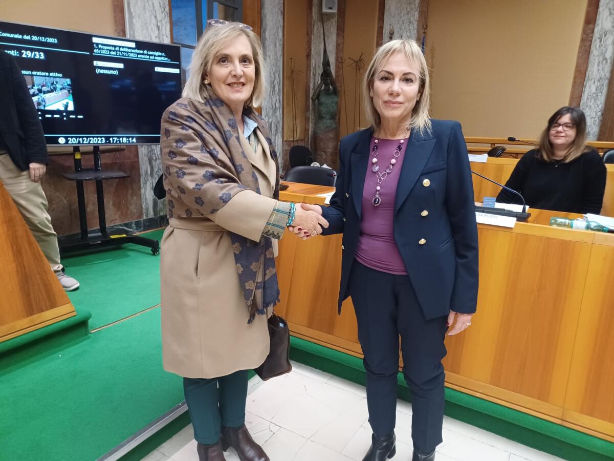 Ricevuta in Consiglio comunale la sorella di Giuseppe Giuliano, l’eroe bambino di Latina - 