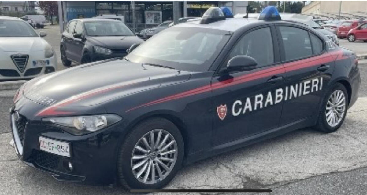 Rapina al Lidl di Aprilia armato di forbici, arrestato dai carabinieri durante la fuga - 