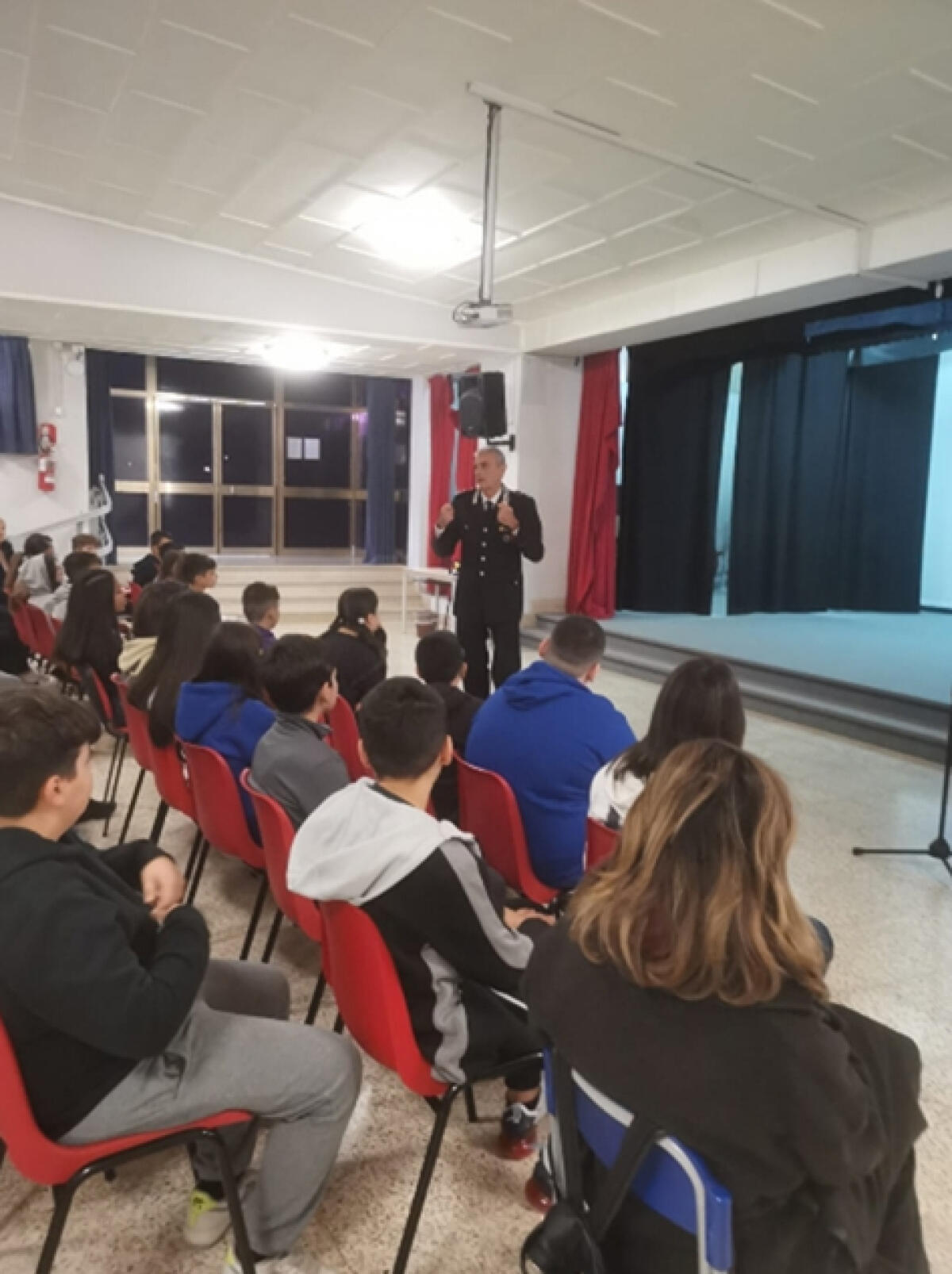 Cultura della legalità, incontro dei Carabinieri di Aprilia con gli studenti degli istituti “Rosselli” e “Pascoli”. - 