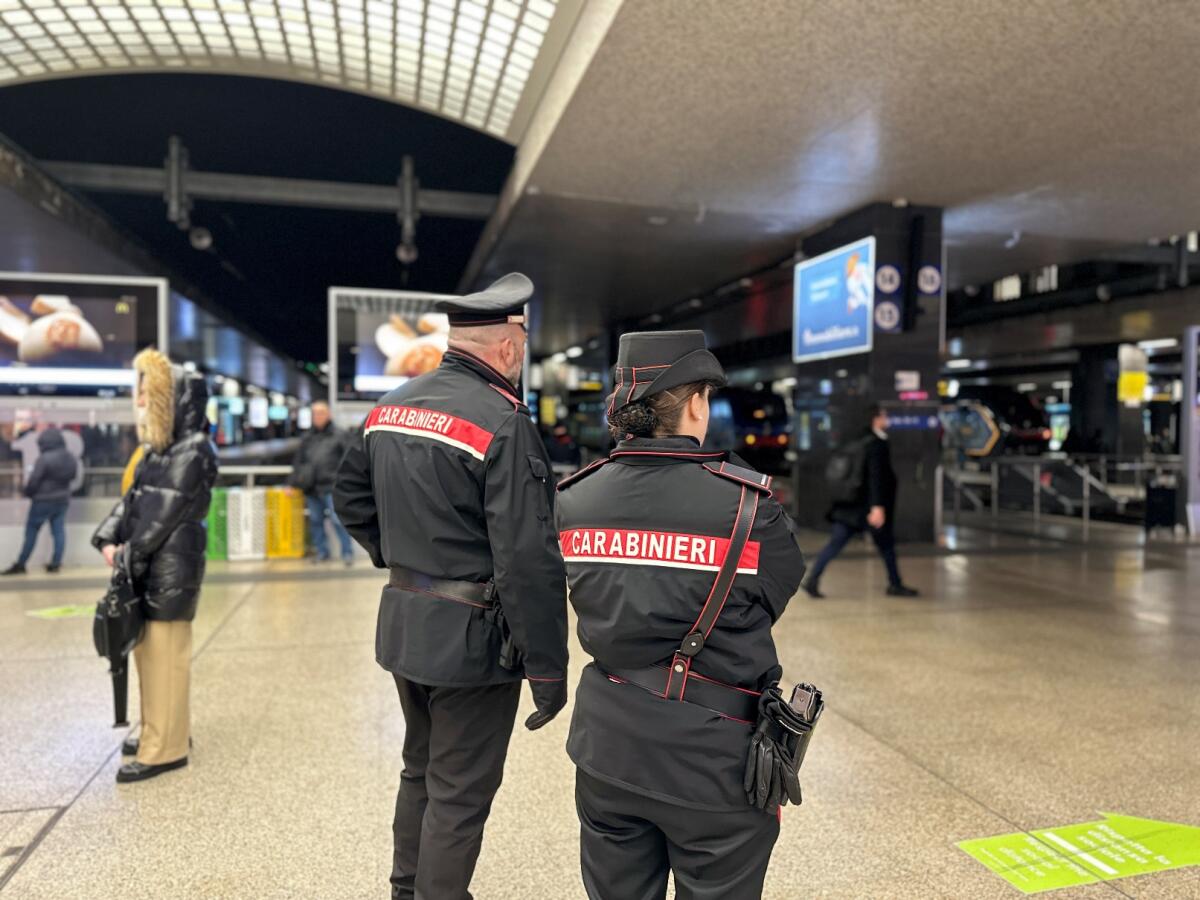 Controlli dei Carabinieri in tutta l’area della Stazione Termini a Roma: 5 arresti e 7 denunce. - 