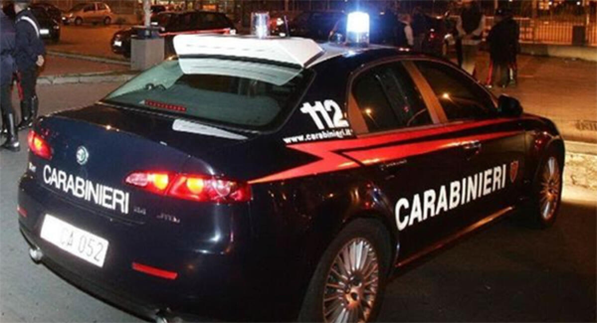 Insulti ai clienti di un panificio, poi reagisce ai carabinieri di Aprilia: denunciato - 