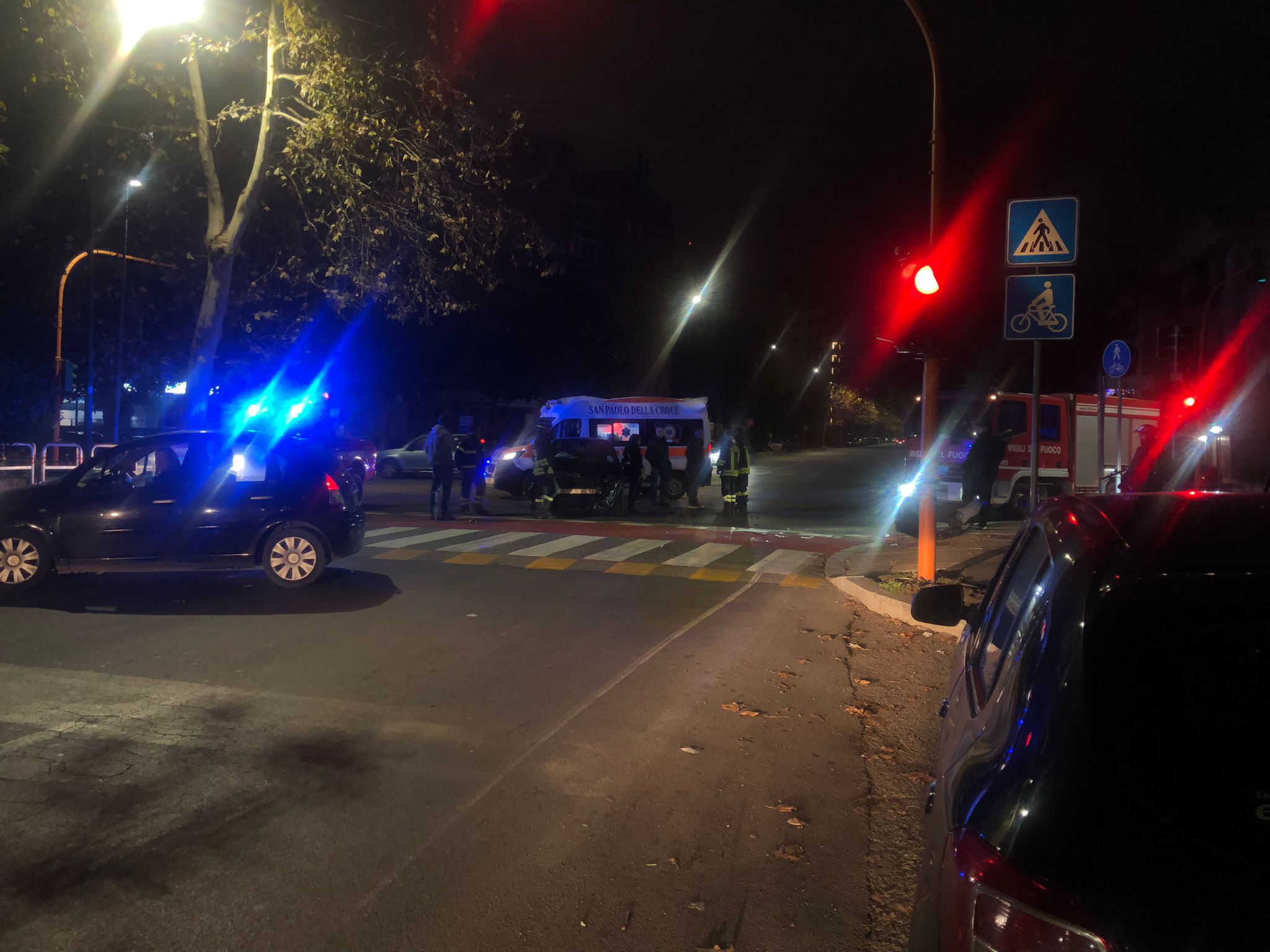 l'incidente tra via Aldo Moro e via Mascagni, ad Aprilia