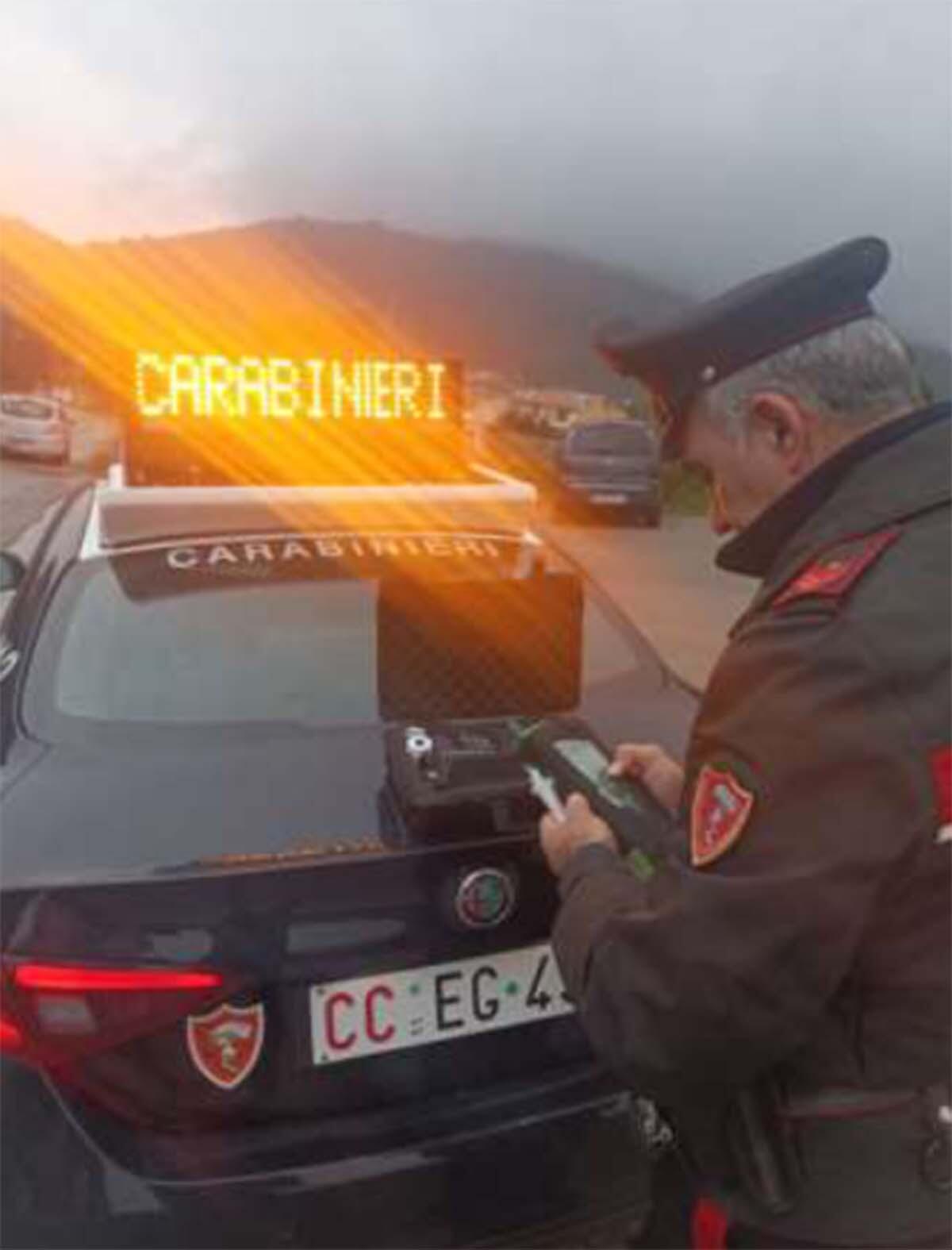Fuori strada con l'auto nel sud pontino, era sotto effetto di droga e alcool: denunciato - 