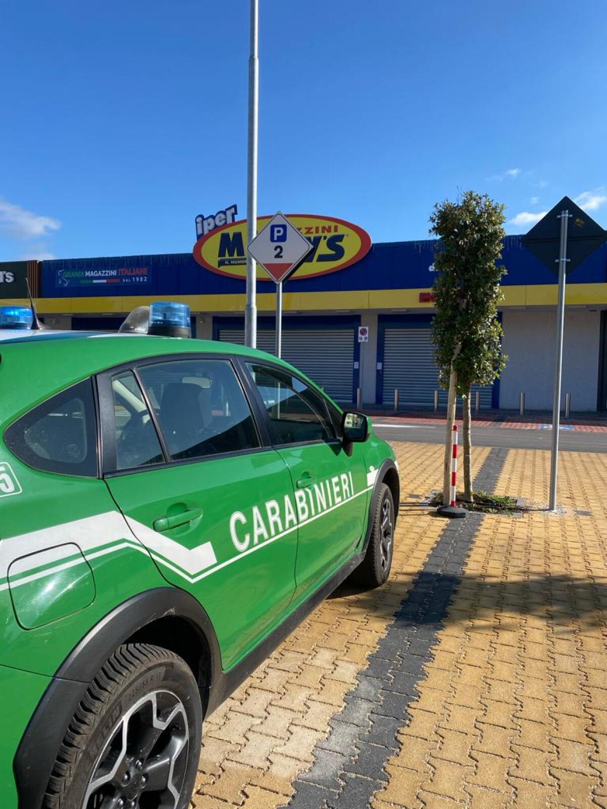 Presunti abusi edilizi: ad un passo dall’apertura, scattano i sigilli al centro commerciale tra via del Lido e la Pontina, a Latina. 5 persone indagate. - 