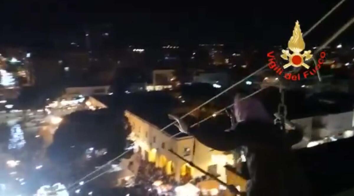 Aprilia, la Befana non scenderà dal campanile? I vigili del fuoco: "Per ora nessun accordo con il Comune" - 