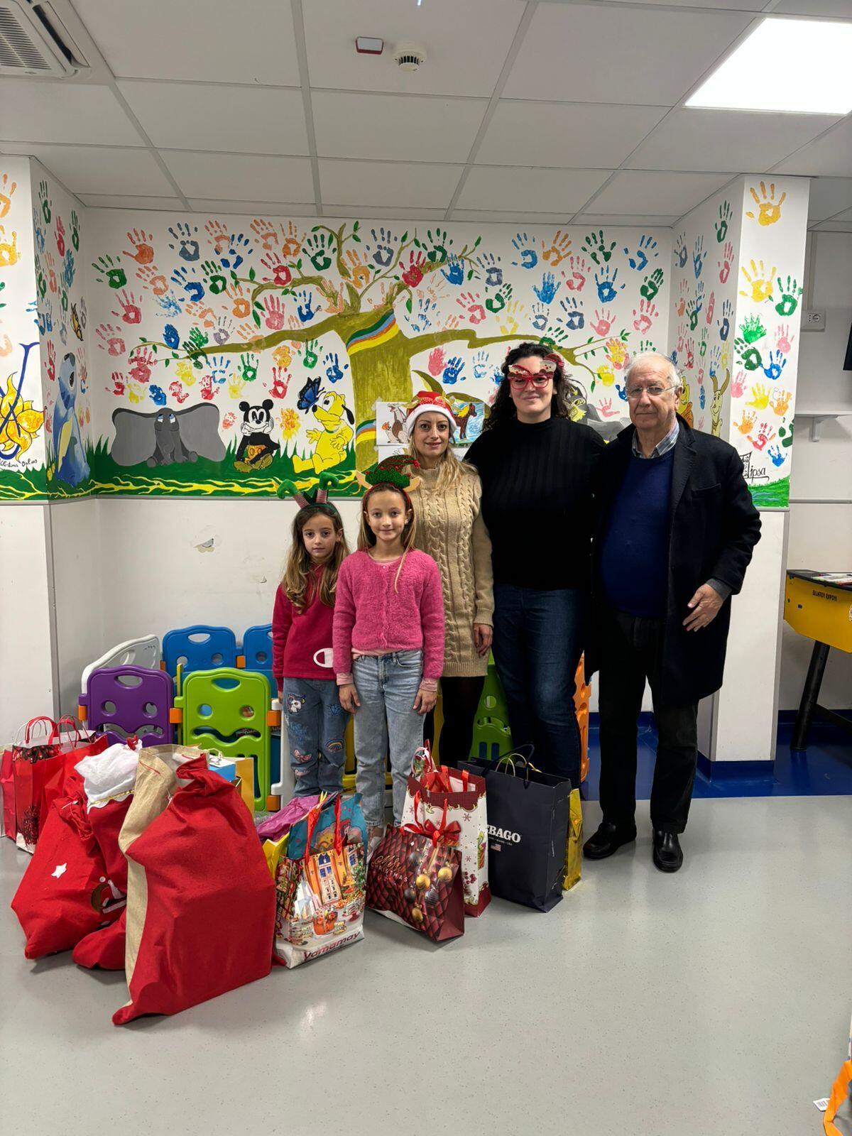 Associazione Valore Donna porta doni e regali ai piccoli pazienti di pediatria del Goretti di Latina - 