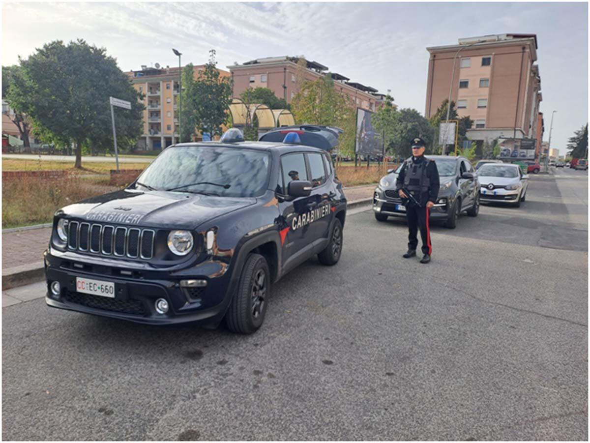 In auto con un tirapugni metallico, 40enne di Cisterna denunciato - 