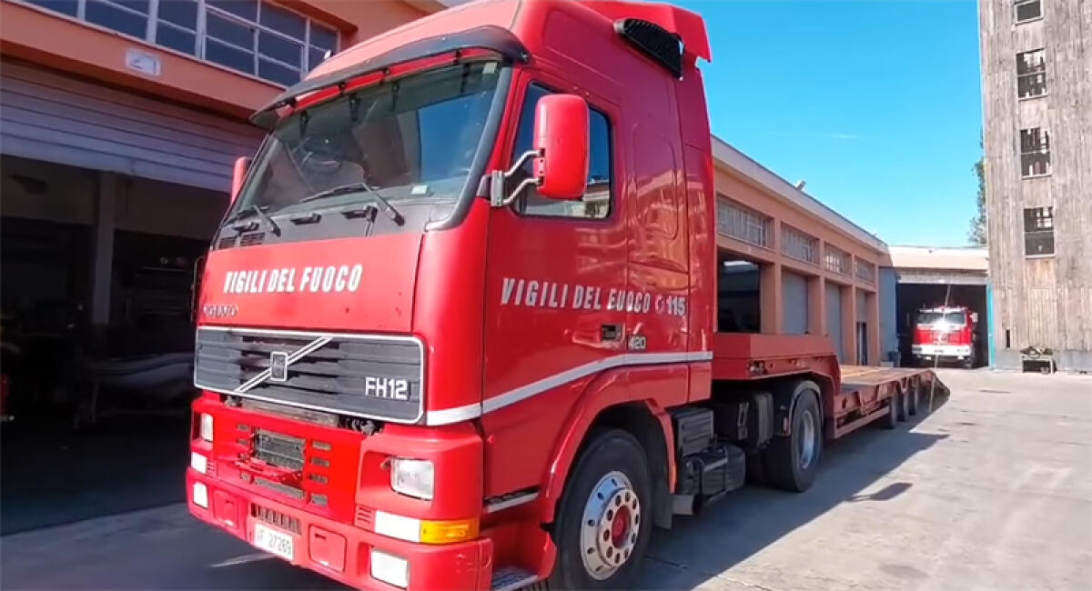 Cantina in fiamme in una palazzina popolare di viale Nervi, a Latina. Evacuate una 30ina di persone. - 