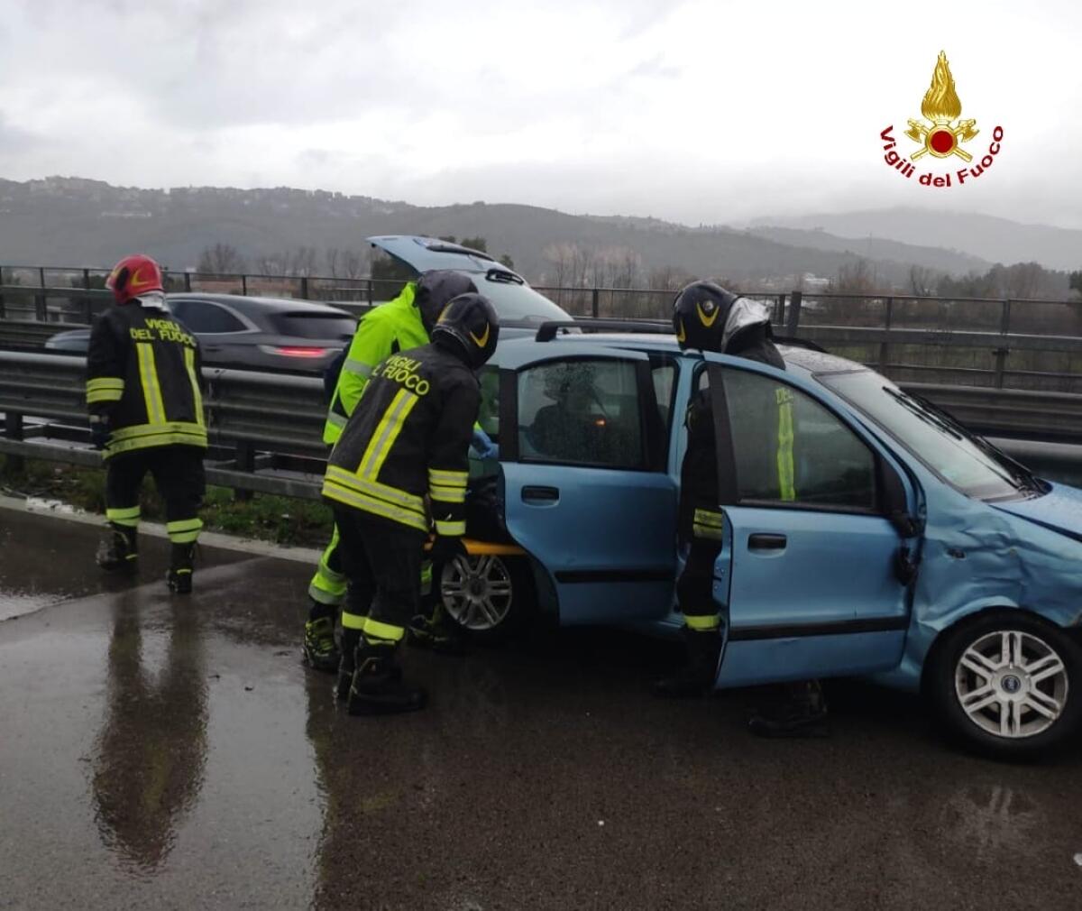 Scontro tra tre auto sull’Appia nel sud pontino: tre feriti - 