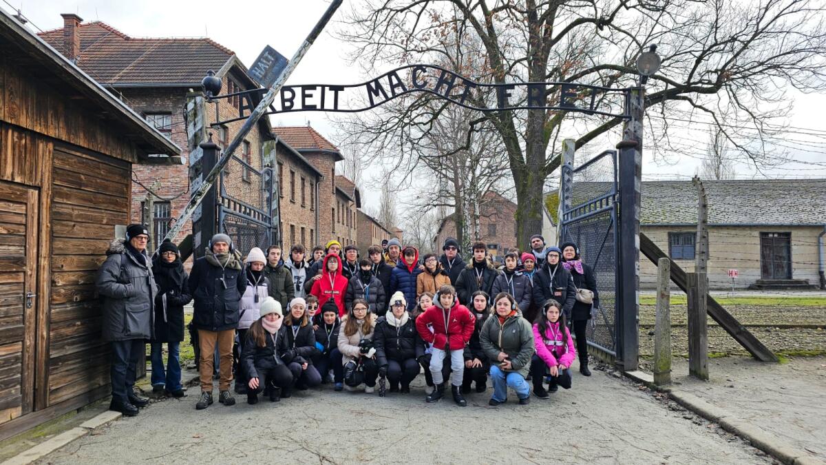 Viaggio della Memoria 2024 per gli studenti del Chiominto. Cori ospite del sindaco di Oswiecim (Auschwitz) - 