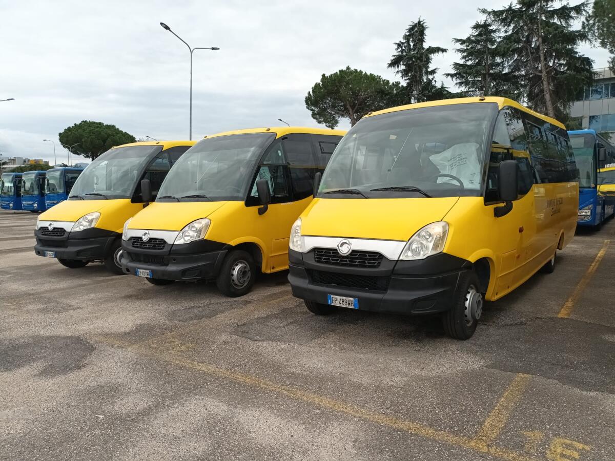 Trasporto scolastico a Sezze: 3 nuovi pulmini Euro 5 al servizio dell’utenza. - 