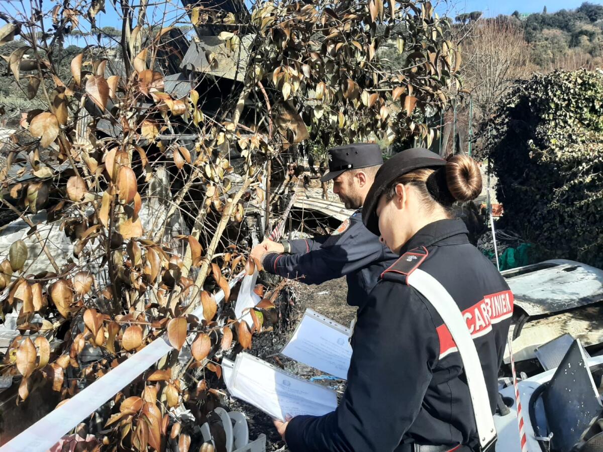 Sequestrata una discarica abusiva nei pressi del Lago di Albano. I Carabinieri denunciano un 46enne del posto. - 