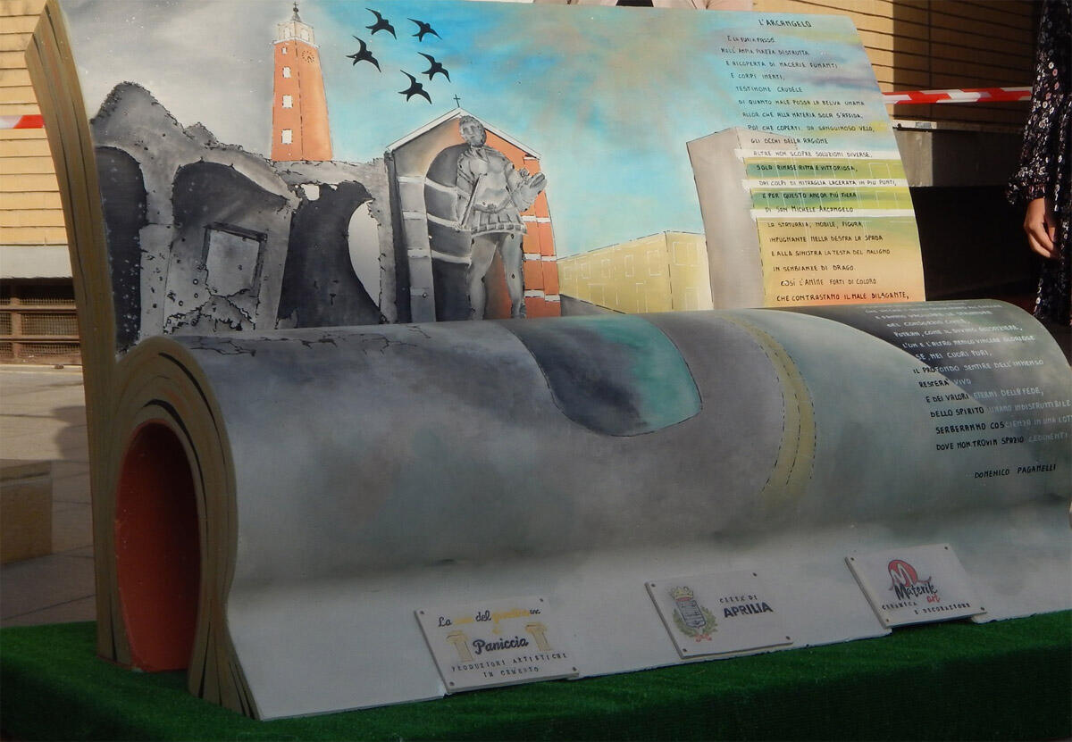 Panchina della cultura danneggiata, "L'opera resiste. Aprilia si abitui al bello" - 